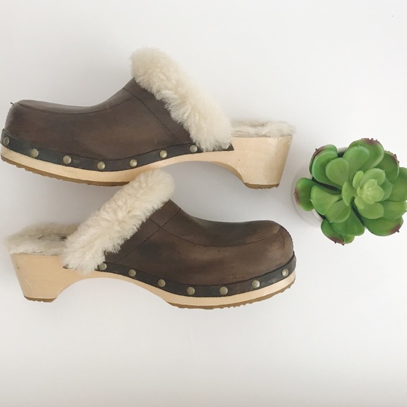 fur lined clogs